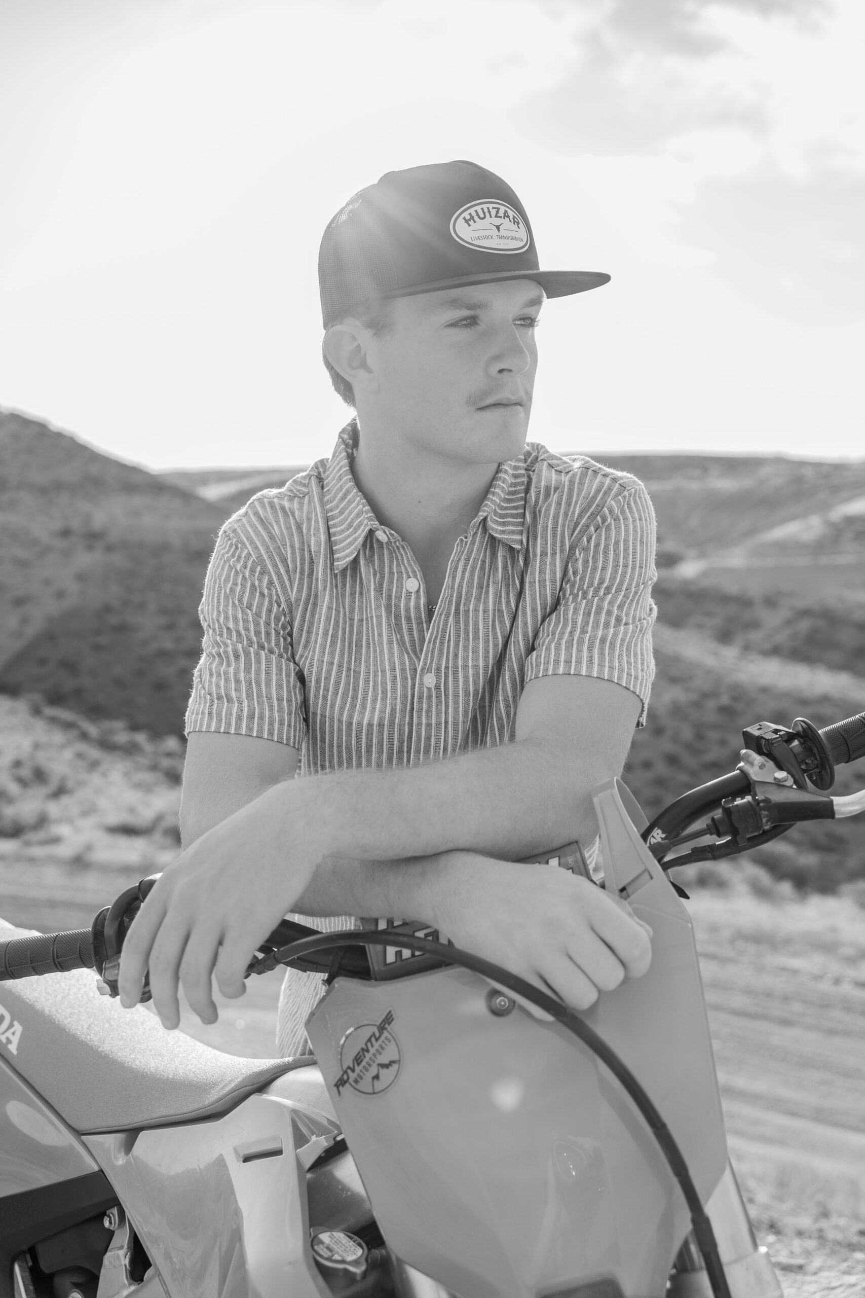Cinematic senior photos trend — grainy, film-style senior portrait by Kate Hulsey Photography in Pocatello, Idaho